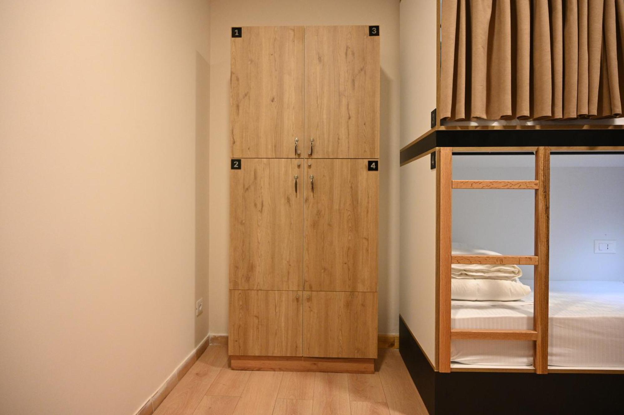 Top View Hostel Durres Bagian luar foto